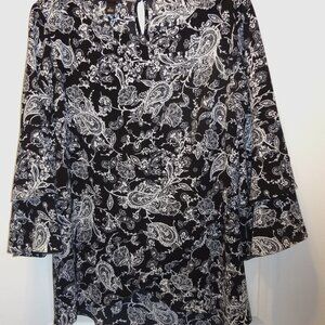 ND-New Directions Black & White Pullover Blouse